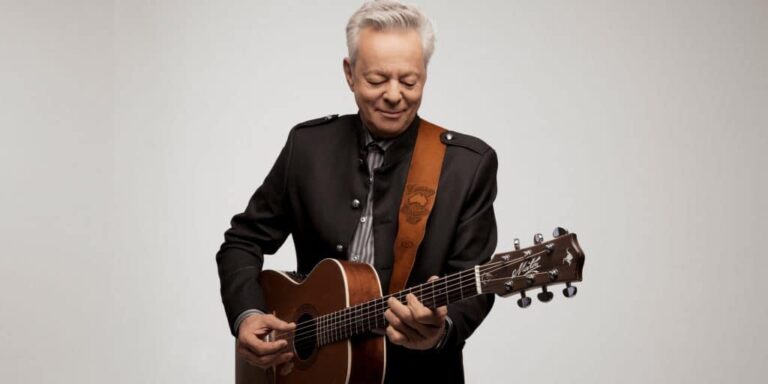 Tommy Emmanuel PHoto 1024x512 1 768x384